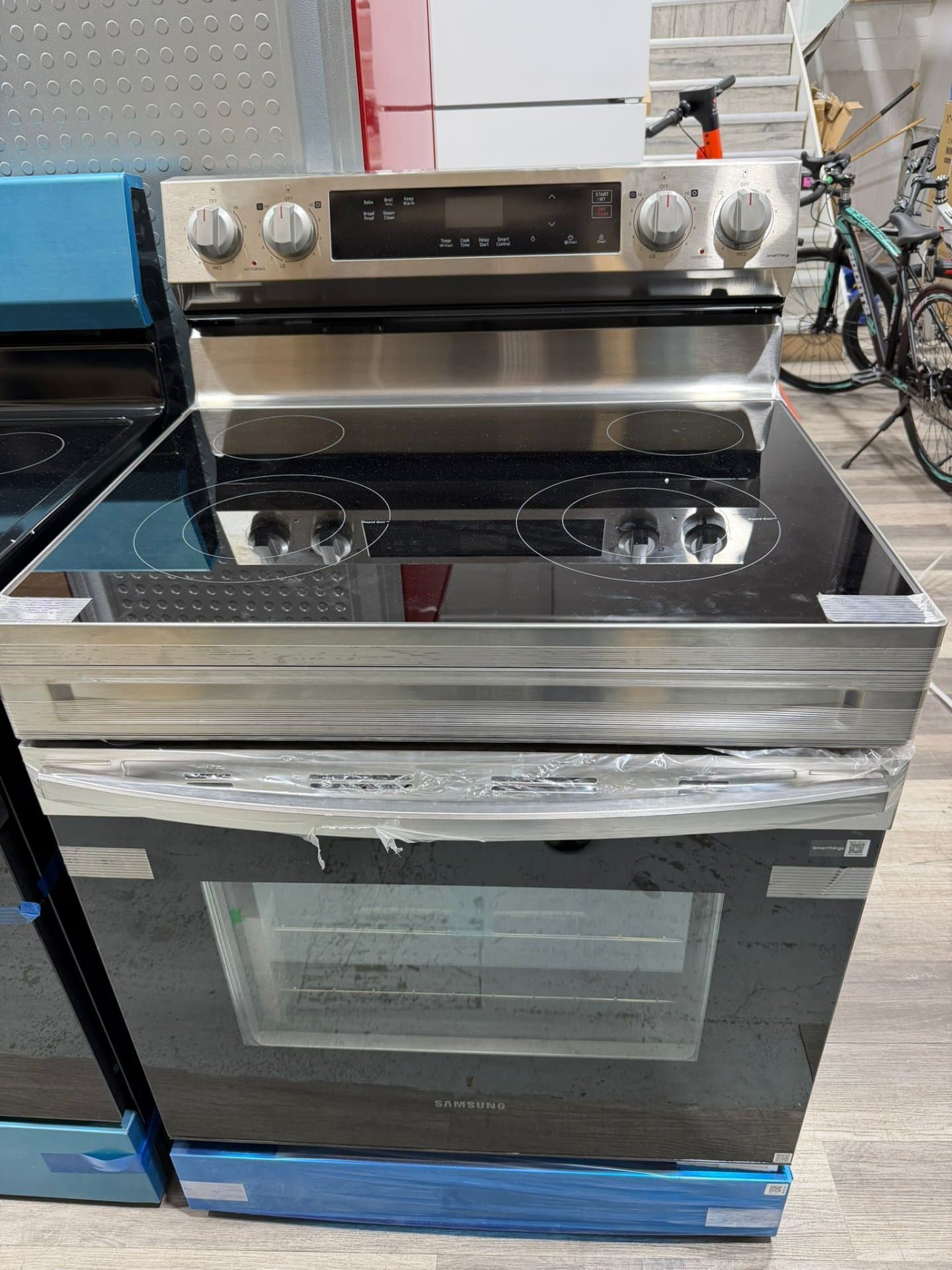 30” Samsung Electric Stove NE63A6111SS 6.3 Cu Ft – Brand New - Home Appliances in Mississauga, Ontario - Buy and Sell on Fliku